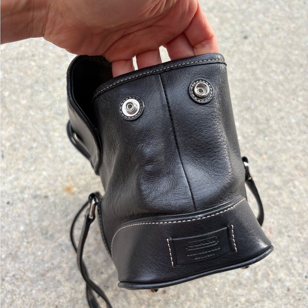 COACH vintage Hamptons Black Leather Flap Purse black hand bag - Picture 8 of 15